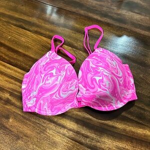 Victoria's Secret Pink wear everywhere T-shirt lightly lined bra 32D
